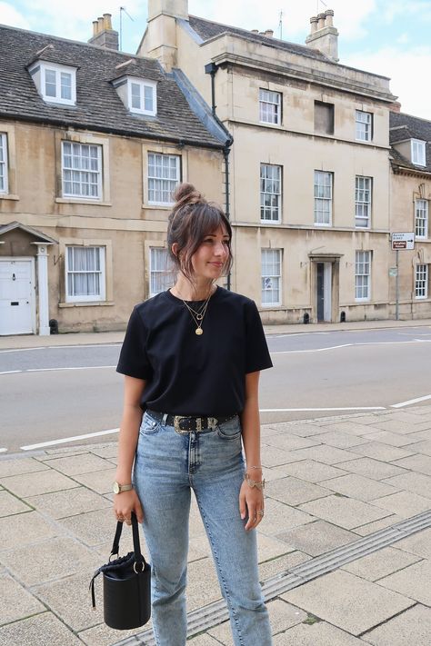 The T Shirt Edit - best place to buy your tees — Rosie Butcher Basic Tshirt Outfit Women, Best Tshirts Women, Best Basic Tees For Women, Collar Tshirt Women Outfit, Plain Black T Shirt Outfit, Plain Shirt Outfit, Rosie Butcher, Plain Tee Outfit, Black Tee Outfit