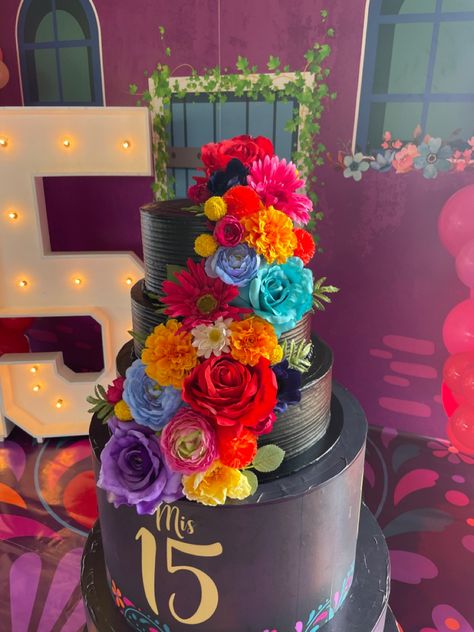 Sweet 15 Mexican Theme, Mexican Quinceanera Cake Ideas, Mexican Quince Cake, Quince Cakes Mexican Theme, Mariachi Themed Quinceanera, Mexican Theme Quinceanera Cake, Mexican Sweet 16 Party Ideas, Traditional Mexican Quinceanera Decor, Coco Quinceanera Theme