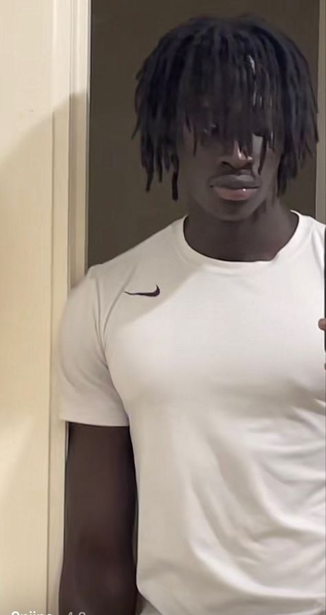 Handsome darkskon men on TikTok Attractive Black Men, Pretty Dark Skin, Cute Dreads, Dreadlock Hairstyles For Men, Light Skin Men, Dark Skin Boys, Dark Skin Men, Black Men Street Fashion, Black Men Hairstyles