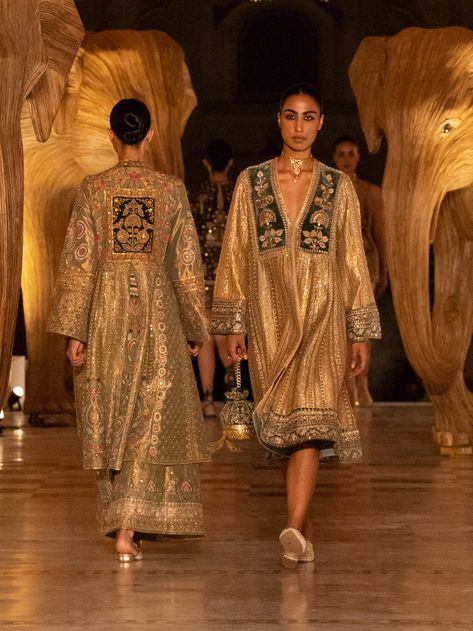 Anita Dongre Suits, Moroccan Motifs, Deconstruction Fashion, Heavy Dresses, Kaftan Designs, Indian Designer Suits, Anita Dongre, Womens Trendy Dresses, Pakistani Fashion Casual