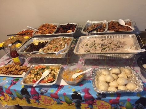 13 things you would find at typical Filipino party Birthday Handaan, Filipino Food Party, Filipino Appetizers, 1st Birthday Foods, Food For Children, Birthday Dinner Menu, Party Food Menu, Birthday Party Menu, Bbq Party Food