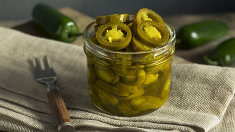 Make Two-Ingredient Quick Pickles with Seasoned Rice Vinegar Store Jalapenos, Cold Peanut Noodles, Pickled Cucumber Salad, Marinated Salad, Pickled Hot Peppers, Make Pickles, Spicy Peanut Noodles, Pickled Jalapeno Peppers, Canned Jalapenos