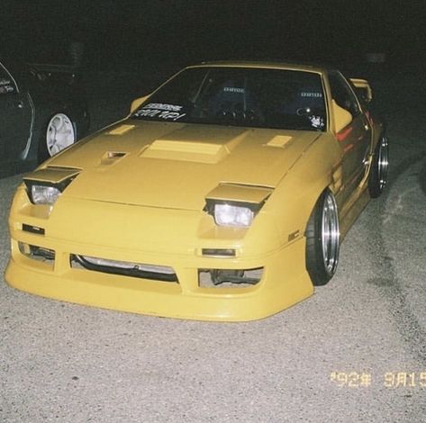 Y2k Yellow Aesthetic, Yellow Y2k Wallpaper, Yellow Cars Aesthetic, Drawing Y2k, Car Vibes, Yellow Y2k, Car Life, R35 Gtr, Stance Cars