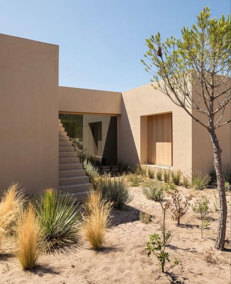 Mexican Architecture, Modern Tropical House, Music Project, House Design Exterior, Weekend House, Desert Homes, Countryside House, Traditional Mexican, Minimalist Architecture