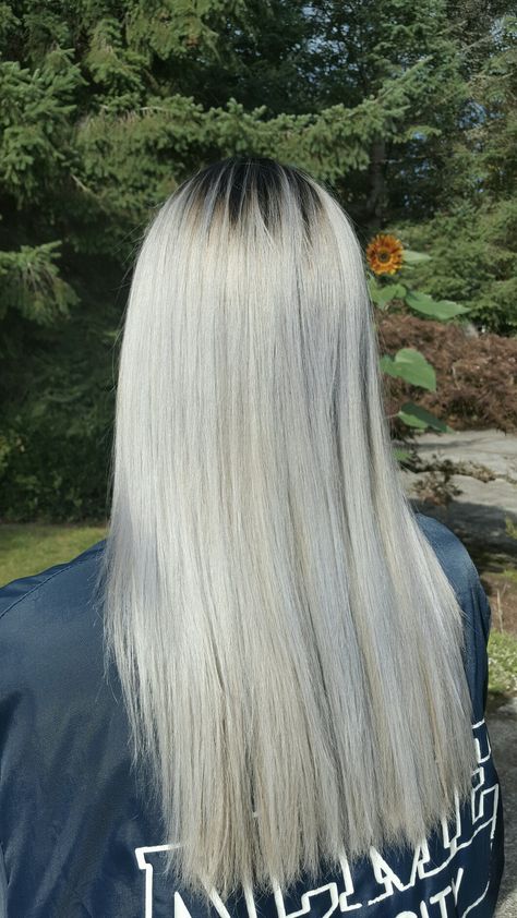 Platinum white blonde hair with blue undertones & dark shadow root. By Amanda. #RedkenShadesEQ 09B Platinum Hair Black Roots, White Hair With Black Roots, Platinum Blonde Hair Dark Roots, White Hair Dark Roots, Dark Shadow Root, Silver Platinum Hair, Blonde Hair With Blue, Platinum Blonde Balayage, Icy Blonde Hair