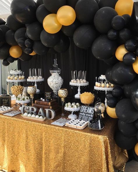 Graduation Sweets Table Ideas, Graduation Head Table Ideas, Candy Table Graduation Party, Grad Party Candy Table, Desert Table Ideas For Graduation, Graduation Party Sweet Table Ideas, Chef Graduation Party Ideas, Graduation Tables Ideas, Graduation Cheesecake Ideas