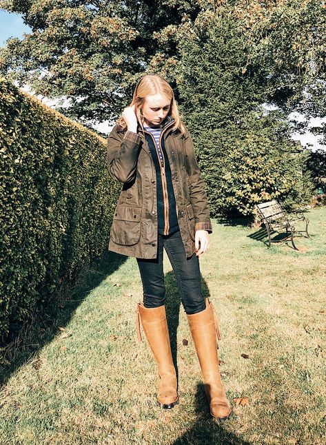 Jacket - Barbour // Top - Joules // Gilet - Schoffel // Jeans - Dorothy Perkins // Boots - Fairfax & Favor Preppy Outdoorsy Outfits, Female Farmer Outfit, Schoffel Woman Outfit, Fairfax And Favor Outfit, English Country Style Outfits, Sloane Style, British Preppy, English Country Fashion, Countryside Outfit