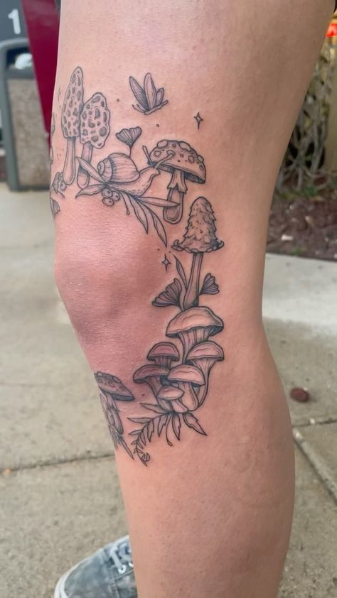 Grunge Plant Tattoo, Fairy Ring Tattoo Elbow, Fairy Ring Tattoo Ankle, Mushroom Patchwork Tattoo, Fairy Knee Tattoo, Mushroom Fairy Ring Tattoo, Fairy Ring Knee Tattoo, Mushroom Ring Tattoo, Mushroom Leg Tattoo