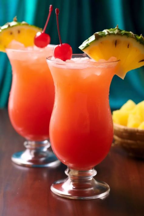 Applebee's Bahama Mama Recipe Bahama Mama Recipe, Relaxing Drinks, Pineapple Rum Drinks, Booze Recipes, Alcohol Punch, Cat Cocktail, Tailgate Drinks, Applebees Recipes, Coconut Rum Drinks