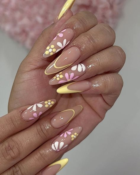 ig: nailsxlizeth_ Almond Acrylic Nails Designs, Nyc Nails, Hello Nails, Minimalist Nail Art, Beauty Nails Design, Glamour Nails, Pink Nail Art, Casual Nails, Acrylic Nails Coffin Pink