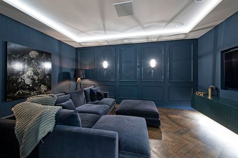 Home Theater Room Design, Theater Room Design, Media Room Design, Home Cinema Room, At Home Movie Theater, Basement House, Modul Sofa, H Design, Home Theater Rooms