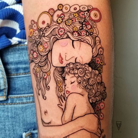 Mother Baby Tattoo, Motherhood Tattoos Unique, Motherhood Tattoo, Klimt Tattoo, Mother Tattoos For Children, Motherhood Tattoos, Mom Tattoo Designs, Circle Tattoos, Mother Tattoos