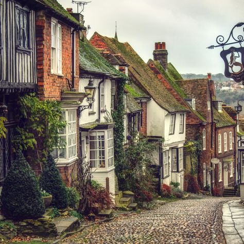 East Sussex, Rye England, England Countryside, Cobbled Streets, Photographie Portrait Inspiration, Seaside Towns, Medieval Town, Architecture Old, 6k Followers