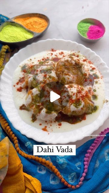 निधि राठौड़ on Instagram: "#holi2024 Traditional Dahi Vada recipe😌. SAVE the video to try the recipe later :)) ➡️ Steps :- 1) Soak 1 cup Urad dal in water for 4 hours 2) Drain off water and transfer to a blender jar, add 1 inch Ginger, 1 green Chilli, Salt. Blende into a paste 3) Transfer the batter to a bowl 4) Add minimal amount of water and whisk continuously till the batter thickens.  (For a quick way to check if your batter is ready, drop a small portion of batter in water. If it floats on water surface, your batter is well fermented) 5) Now using your wet hand, drop small balls in hot oil  6) Keep the flame on medium, stir occasionally. Fry until golden 7) Drain off and immediately add in lukewarm water. Soak for 15 minutes  8) For serving squeeze off the water and top the vadas wit Dahi Vada, Dahi Tadka Recipe With Rice, Dahi Vada Recipe Video, Dahi Handi Video, Idli Dosa Batter Recipe, How To Make Dahi Wada, Dahi Vada Recipe, Urad Dal Vada, Holi Recipes