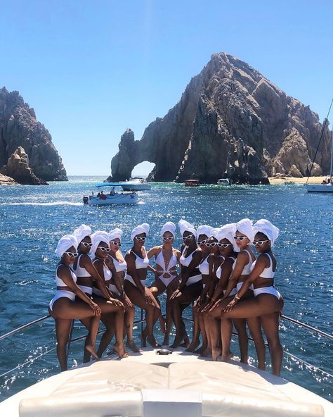 Bachelorette Squad, Bachelorette Inspo, Bachelorette Vacation, Bridal Bachelorette Party, Yacht Party, Bachelorette Trip, Boat Party, Bachelorette Weekend, Wedding Goals