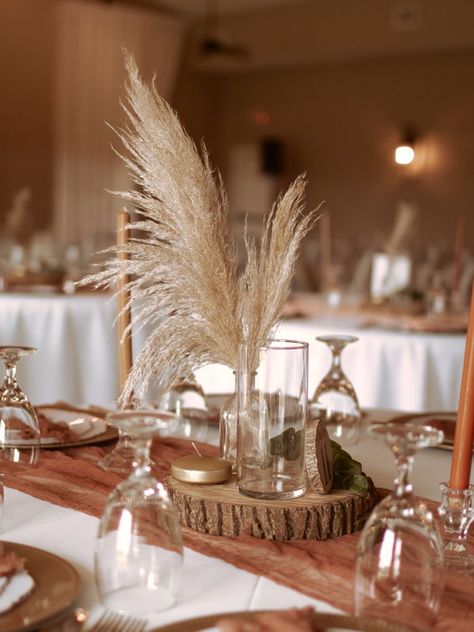 Pampas Grass Table Centerpiece Wedding, Table Decorations With Pampas, Pampas’s Grass Centerpieces, Pampas’s Grass Wedding, Minimalist Boho Wedding Decor, Pampas Grass Wedding Table Decor, Pampas Table Decor, Pampas Centerpieces Wedding, Boho Food Table