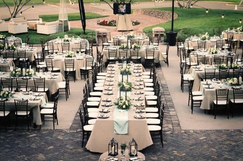 Head table vs. King’s table vs. Sweetheart table | Wedding Blog Wedding Table Layouts Floor Plans, Wedding Reception Seating Arrangement, Wedding Reception Head Table, Reception Head Table, Wedding Table Layouts, Seating Arrangement Wedding, Wedding Reception Layout, Reception Layout, Party Seating