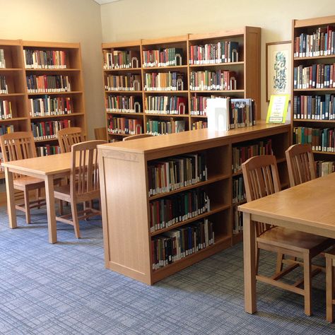 Library Shelving - Creative Library Concepts Small School Library Design Interior, Mini Library Room Ideas, Small School Library Design, School Library Layout, Small School Library, Public Library Aesthetic, School Library Aesthetic, Modern Library Design, Library Furniture School