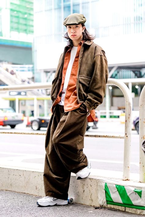 The street style in Tokyo is on another level. See our latest coverage here. Tokyo Fashion Men, Japanese Street Fashion Men, People Sketches, Japanese Fashion Trends, Japan Fashion Street, Tokyo Fashion Week, 일본 패션, Harajuku Fashion Street, Tokyo Street Style