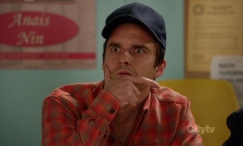 Nick as Julius Pepperwood (Apricot!) - New Girl 2×14 Julius Pepperwood, New Girl Tv Show, Nick And Jess, New Girl Quotes, Jake Johnson, Movie Journal, Pop Culture Icons, Nick Miller, Drinking Alcohol