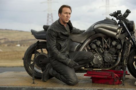 Nicolas Cage and Yamaha VMAX Nicolas Cage Ghost Rider, Ghost Rider Bike, Ghost Rider Motorcycle, Ghost Rider Johnny Blaze, Yamaha V Max, Ghost Rider 2, Johnny Blaze, Spirit Of Vengeance, Yamaha Vmax