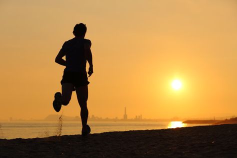 Hot Weather Workout? Try a Hot Bath Beforehand - Tips for acclimating to the summer heat Running Pictures, Running Photography, Starting A New Business, Running Photos, Beach At Sunset, Army Pics, Running On The Beach, Running Track, Men Running