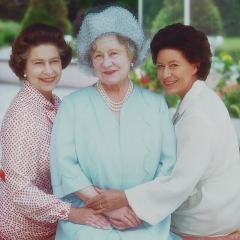 Prinses Margaret, Ratu Elizabeth, Sarah Chatto, Princesa Margaret, Queen Elizabeth The Queen Mother, Elizabeth Queen, The Queen Mother, Queen Mum, English Royal Family