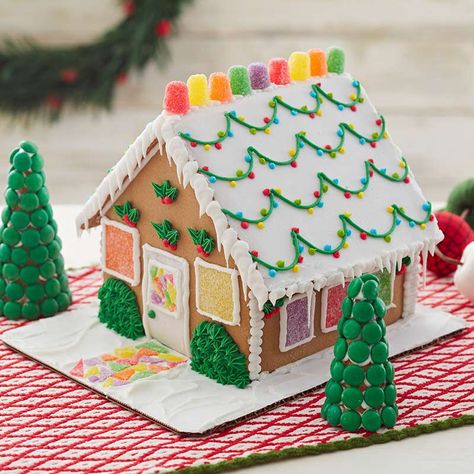 Kids Gingerbread House, Graham Cracker Gingerbread House, Homemade Gingerbread House, Gingerbread House Decorating, Gingerbread House Candy, Cool Gingerbread Houses, Ginger House, Gingerbread House Parties, Gingerbread House Designs