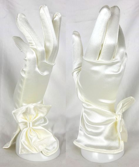 Pair of satin gloves with bow available in 2 color options, perfect for formal occasions, evening gowns, opera, costumes, and more. One size fits all. Once an order is placed I will confirm I have the item in hand and ship within two business days. White Silk Gloves Aesthetic, White Silk Gloves, Opera Costumes, Cream Gloves, Gloves Aesthetic, Hip Jewelry, Silk Gloves, Satin Gloves, Evening Gloves