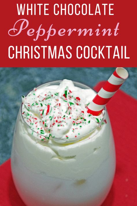 White Chocolate Christmas, Peppermint Cocktail, Peppermint White Chocolate, Holiday Cocktail Recipes, Christmas Cocktails Easy, Peppermint Martini, Christmas Drinks Alcohol Recipes, Xmas Drinks, Christmas Drinks Recipes