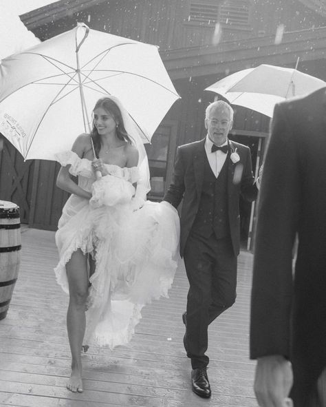 Taylor Hill (@taylor_hill) • Instagram photos and videos Taylor Hill Wedding, Taylor Hill Instagram, Ranch Wedding Dress, Wedding Dressses, Hill Wedding, When I Get Married, Taylor Hill, Dancing In The Rain, Wedding Dance