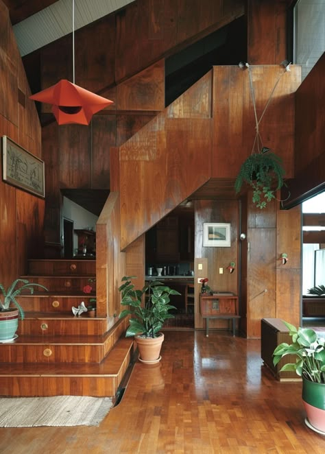 Home Decor Ideas Midcentury Modern, 70 Room Aesthetic, 70s Japanese Interior Design, 1970s Home Aesthetic, 1970s House Interior, Berlin Style Interior, Contemporary Mexican Interior Design, 70s Home Interior, Aesthetic Vintage House