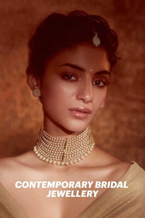 Contemporary Bridal Jewellery Set Contemporary Bridal Jewellery, Choker Necklace Online, Choker Jewellery, Necklaces Choker, Fancy Jewelry Necklace, Layered Choker Necklace, Pearl Necklace Designs, Bridal Choker, Jewellery Necklaces