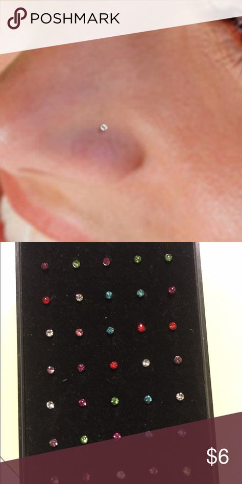 Nose Piercing Stud Colors, Nose Pin Indian Gold Small, Small Nose Piercing Stud, Nose Pin Designs, Nose Accessories, Small Nose Piercing, Nose Pin Indian, Orr Piercing, Stud Nose Piercing