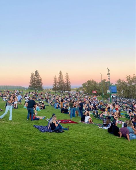 Concert Lawn Pics, Outdoor Concert Aesthetic, Summer Concert Aesthetic, Lawn Concert, Live Music Aesthetic, Concert Outdoor, Summer Concerts, Outside Lands, Outdoor Music