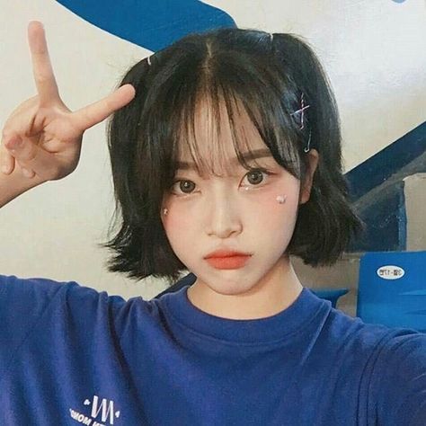 Kawaii Short Hair, Kawaii Hairstyles Short, Ulzzang Short Hair, Korean Short Hair, Corps Parfait, Kawaii Hairstyles, Hairdos For Short Hair, Short Hair Tutorial, Shot Hair Styles