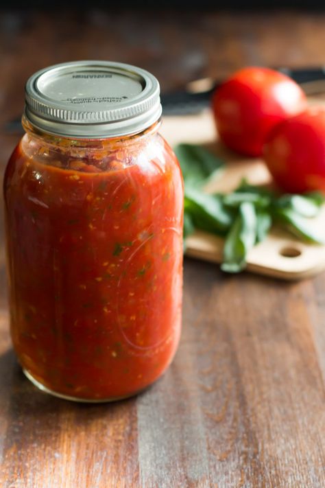 How to make Basic Tomato Sauce - Primavera Kitchen Basic Tomato Sauce Recipe, Slow Cooker Zucchini Lasagna, Basic Tomato Sauce, Zucchini Lasagna, Tomato Sauce Recipe, Homemade Tomato Sauce, Calorie Recipes, Instapot Recipes, Lasagna Recipe