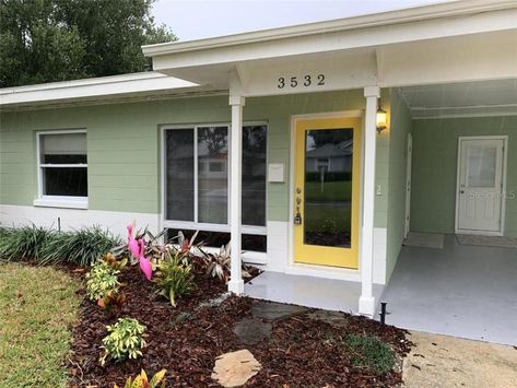 What Color Shall I Paint The Exterior of my 1959 House? 1950s Exterior House Colors, 1940s House Exterior Paint Colors, 1950s House Exterior, Coastal Exterior Paint Colors, Kenwood House, Coastal Exterior, 1940s Home, Midcentury Home, Interior Remodel