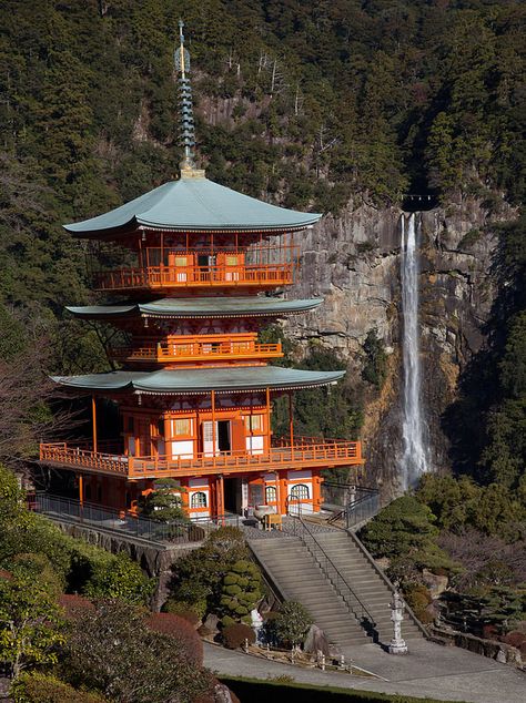 Shinto shrine near Nachi waterfall, Japans highest | Flickr - Photo Sharing! China Temple, Chinese Buildings, Pagoda Temple, Japan Temple, Japan Architecture, Famous Architecture, Japanese Temple, Asian Architecture, Japan Photography