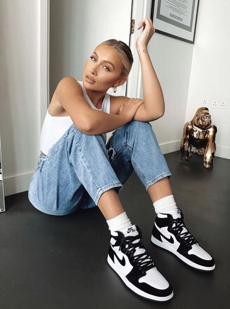 Outfit With Jordan 1, Air Jordan Outfit Women, Outfits With Air Jordans, Great Gatsby Party Outfit, Cute Outfits With Jordans, Jordan Outfits Womens, Air Jordan 1 Outfit Women, Jordan Outfit Women, Air Jordan Outfit