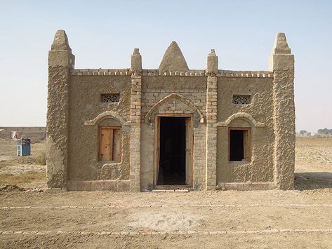 earth home project encourages locals to rebuild architecture of pakistan Pakistan Architecture, Pakistani Architecture, Flood In Pakistan, Pakistan Home, Architecture Modern, Traditional Houses, Earth Homes, Asian Culture, Gnome House