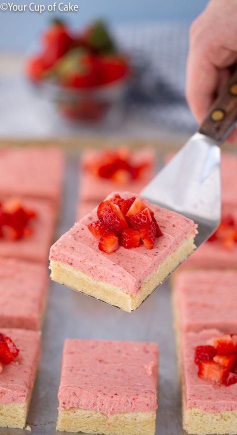 LOVE this recipe for Strawberry Sugar Cookie Bars. They are such a good spring time dessert! Strawberry Sugar Cookie Bars, Strawberry Sugar Cookie, Cheesecake Strawberries, Cup Of Cake, Summer Cookie, Strawberry Sugar Cookies, Spring Time Desserts, Strawberry Sugar, Baked Cheesecake