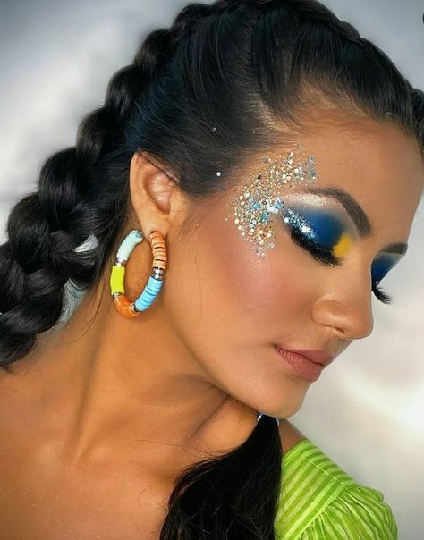 Make Brasilcore, Make Up Argentina, Argentina Makeup, Carnaval Make-up, Make Carnaval, Festival Makeup Glitter, Carnival Makeup, Cute Eye Makeup, Festival Makeup