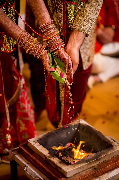 5-Day Traditional Indian Wedding Celebration #indianweddingphotography #IndianWeddingIdeas विवाह की फोटोग्राफी की मुद्राएं, भारतीय दुल्हन संबंधी, Indian Wedding Pictures, Pengantin India, Indian Wedding Poses, Indian Marriage, Marriage Photography, Indian Wedding Photography Couples, Indian Wedding Couple