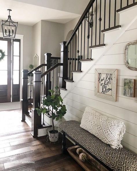 Shiplap Staircase Wall, Shiplap Staircase, Stairway Wall Decor, Shiplap Entryway, Farmhouse Staircase, Farmhouse Stairs, Floor Seating Living Room, Entryway Stairs, Ideas Entryway