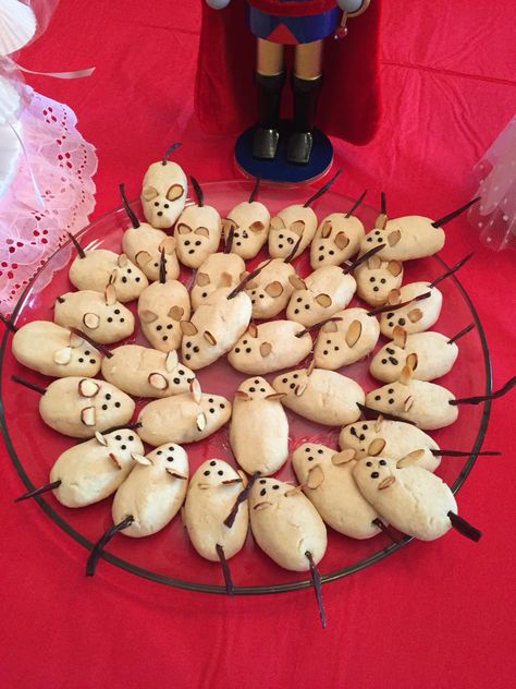 Mouse cookies Rat Themed Birthday Party, Rat Birthday Party, Mouse Themed Party, Mouse Cookies, Cat Themed Parties, Cat Themed Birthday Party, Kitten Party, Cat Birthday Party, Pig Party