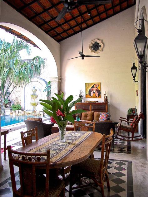 French Colonial Mansion, Mexican Living Room Decor Hacienda Style, Modern Mexican Living Room, Mexican Dining Room, Mexican Living Room, Modern Mexican Decor, Hacienda Style Kitchen, Mexican Home Design, Modern Mexican Home Decor