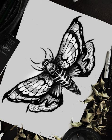 Witchy Knee Tattoo Ideas, Scull Moth Tattoo, Black Work Moth Tattoo, Goth Moth Drawing, Goth Tattoo Ideas For Women, Deathhead Moth Tattoo Design, Moth Tattoo Dark, Deathmoth Design Tattoo, Skull Moth Tattoo Design