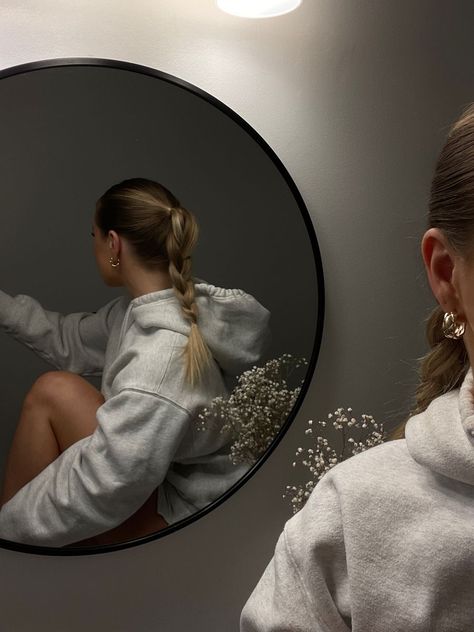 Clean Girl Aesthetic Slick Back Hair, Slick Back Hair Aesthetic, Slick Back Aesthetic, Girl In Hoodie Aesthetic, Clean Girl Hoodies, Clean Girl Dark Aesthetic, Boyfriend Hoodie Aesthetic, Hoodie Aesthetic Girl, Clean Dark Aesthetic