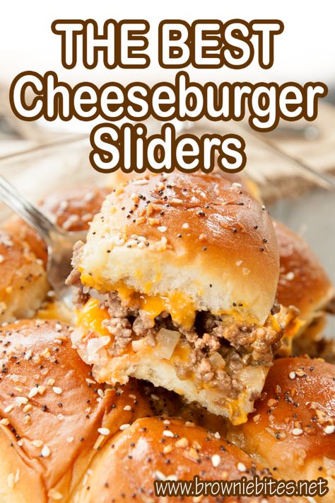 Sliders Cheeseburger, Sliders With Hawaiian Rolls, Recipes With Hawaiian Rolls, Ground Beef Sliders, Sliders Recipes Beef, Sliders Recipes Hawaiian Rolls, Hawaiian Buns, Recipe For A Crowd, Easy Slider Recipes